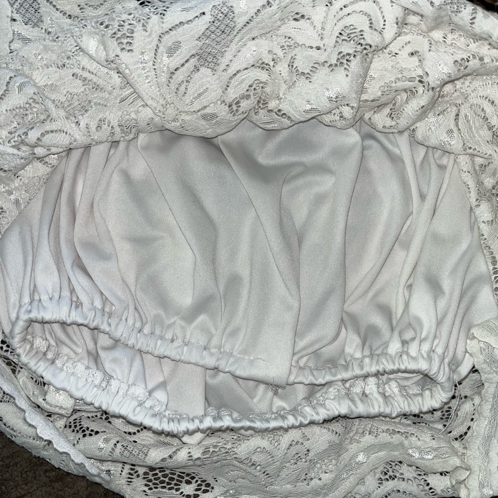 🧨Large lace off shoulder top - Picture 8 of 10